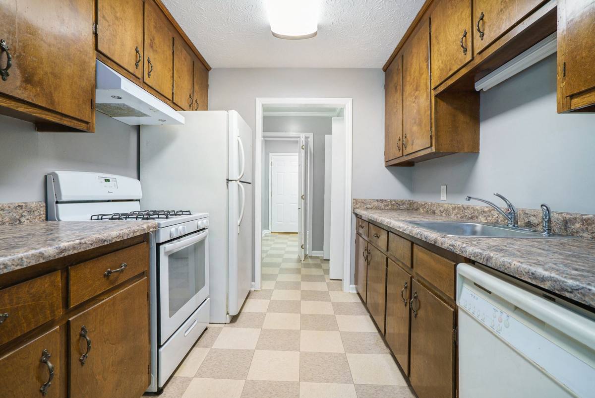 Townhouse for rent at 104 Oak Park Court, Athens, GA 30605