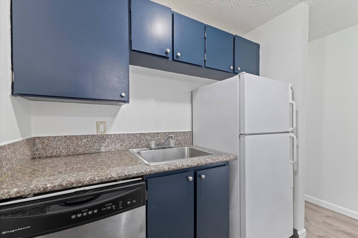 Townhouse for rent at 16000 SE Alder St, Portland, OR 97233