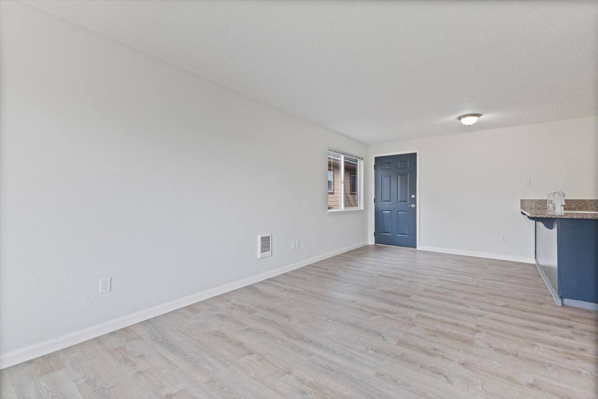 Townhouse for rent at 16000 SE Alder St, Portland, OR 97233