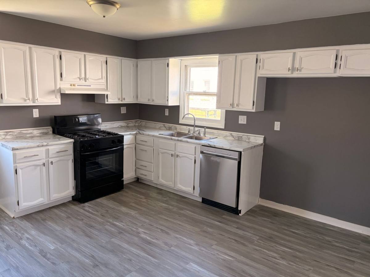 House for rent at 2002 Garfield St, Clinton, IA 52732