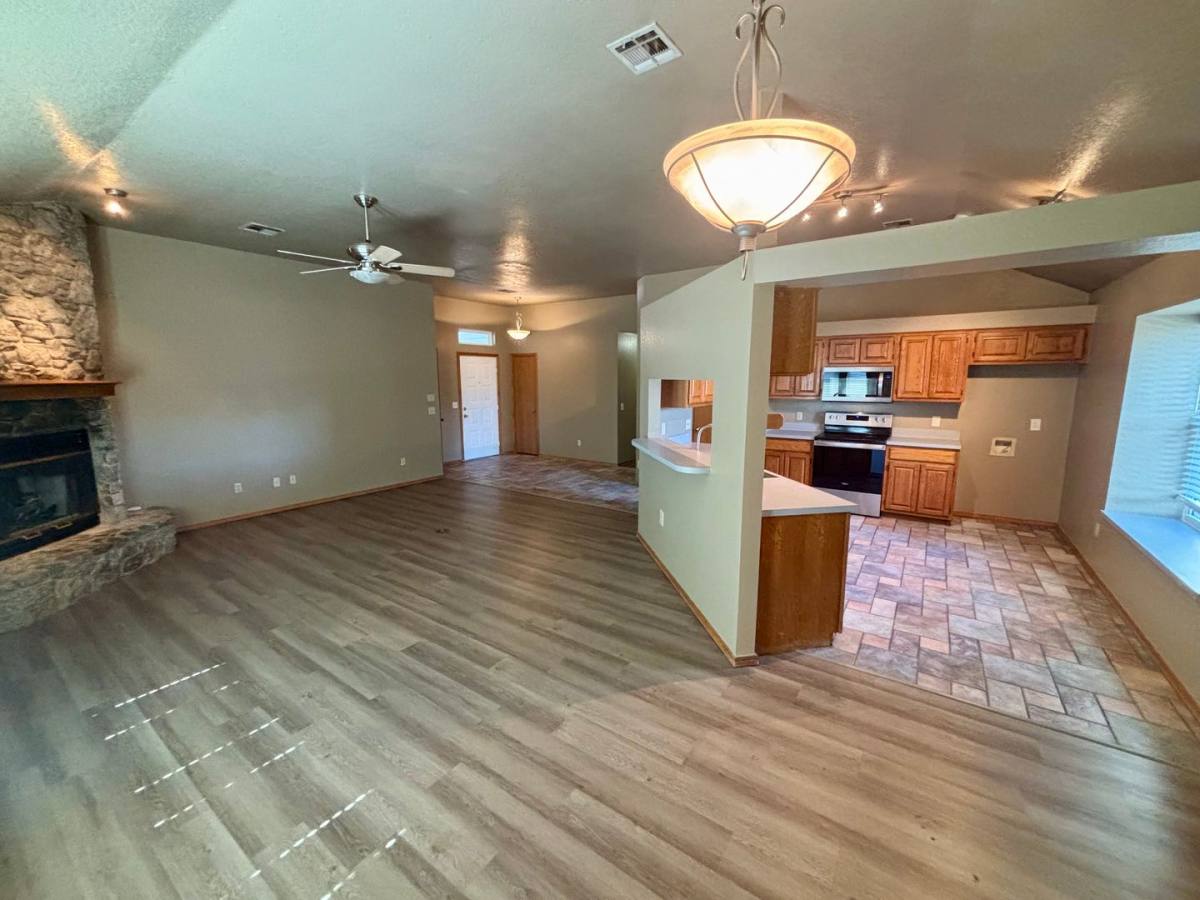 House for rent at 1304 Fairfax Circle, Yukon, OK 73099