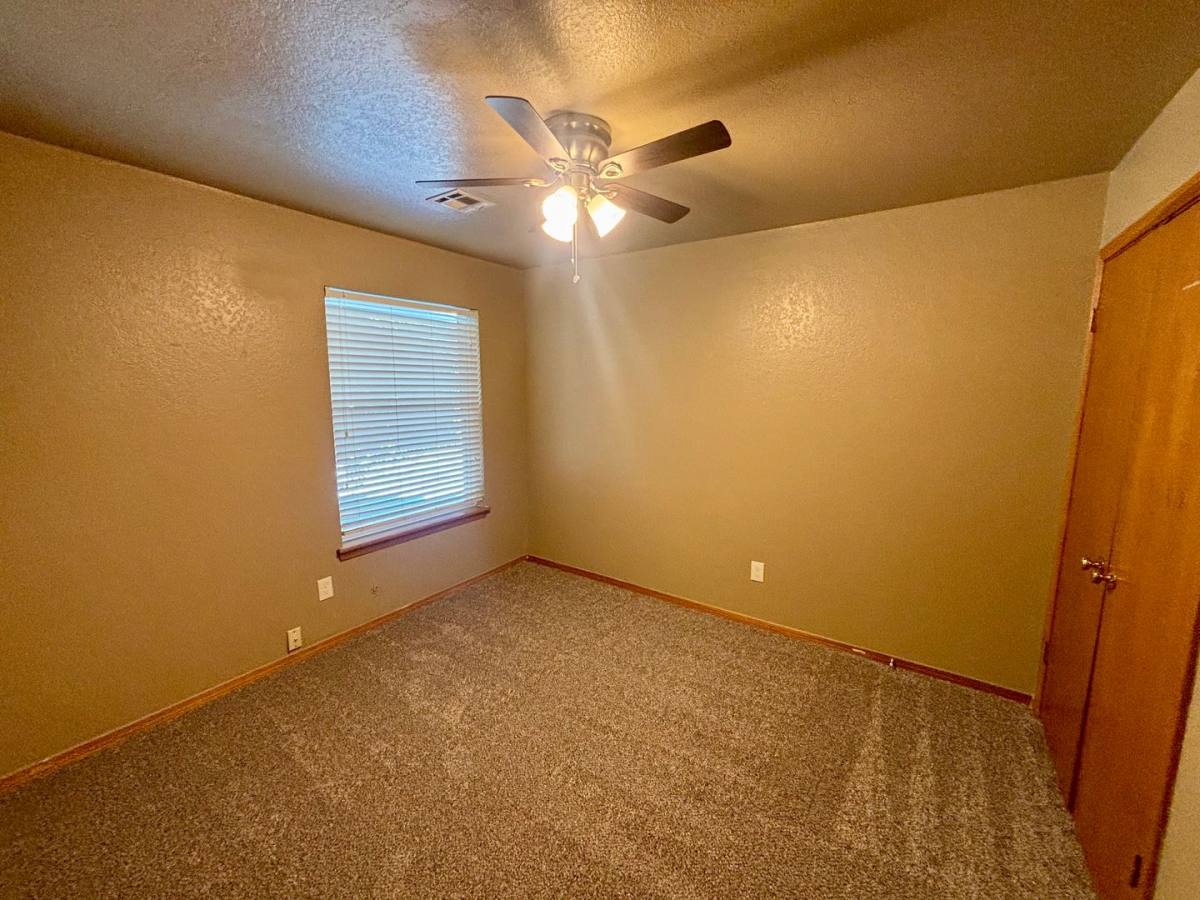 House for rent at 1304 Fairfax Circle, Yukon, OK 73099
