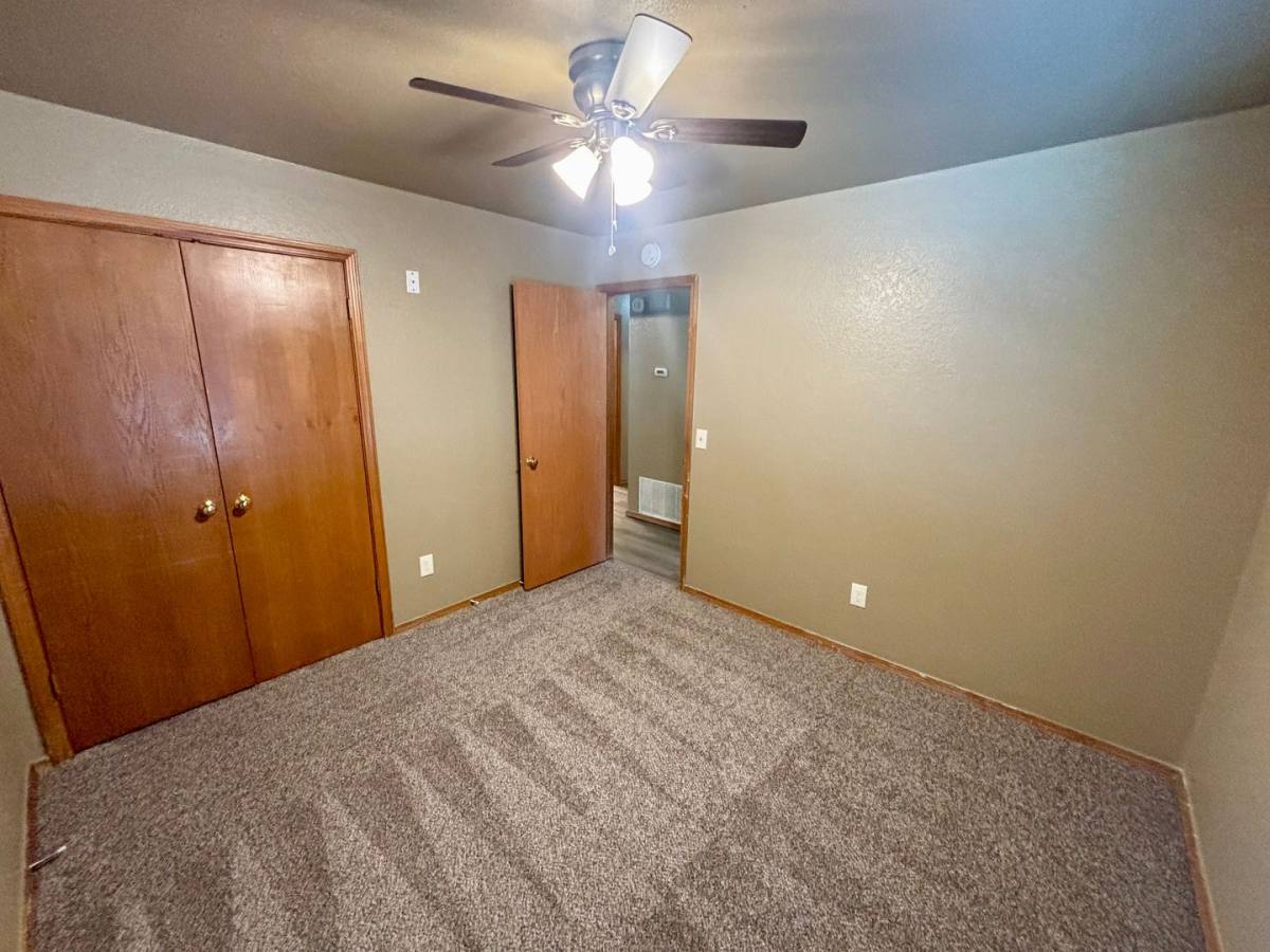 House for rent at 1304 Fairfax Circle, Yukon, OK 73099