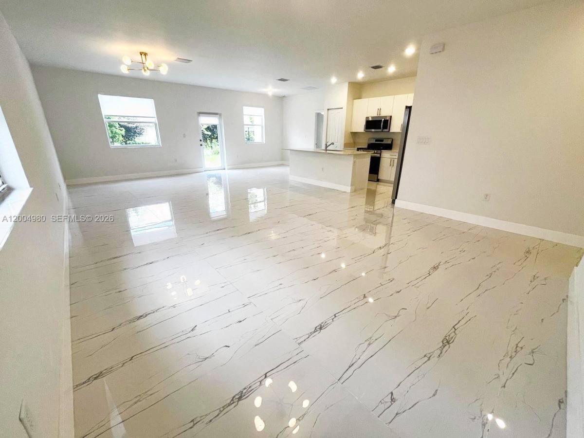House for rent at 833 SE 26th Rd, Homestead, FL 33035