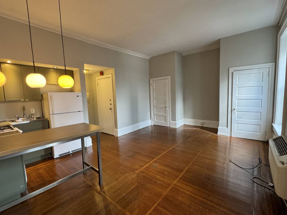 Apartment for rent at 2125 Walnut St #3R, Philadelphia, PA 19103