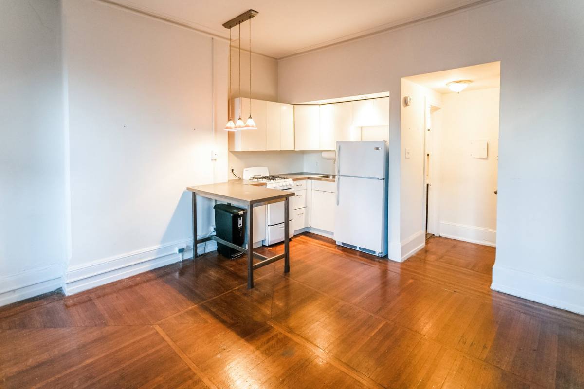 Apartment for rent at 2125 Walnut St #3R, Philadelphia, PA 19103