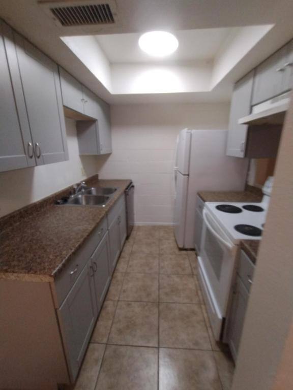 Townhouse for rent at 3412 W El Caminito Dr, Phoenix, AZ 85051