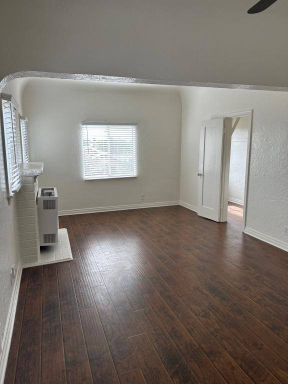 Apartment for rent at 1431 - 1433 1 2 W 36th St, Los Angeles, CA 90018