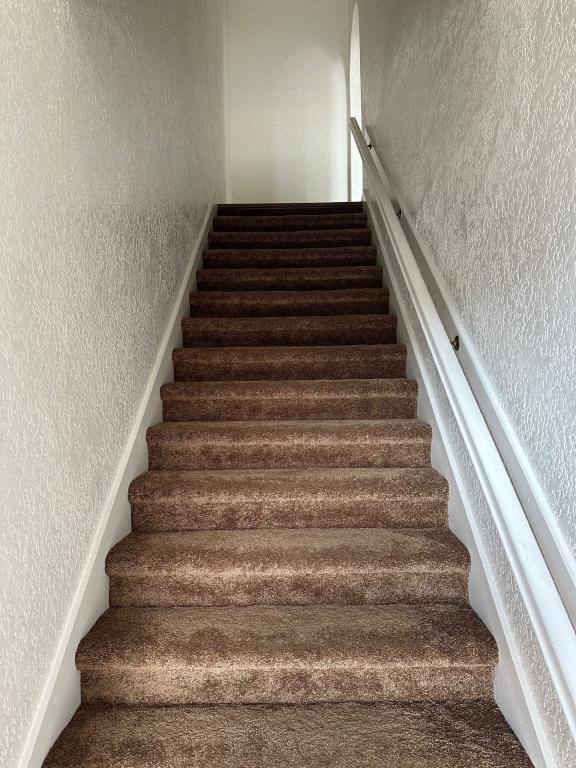 Apartment for rent at 1431 - 1433 1 2 W 36th St, Los Angeles, CA 90018