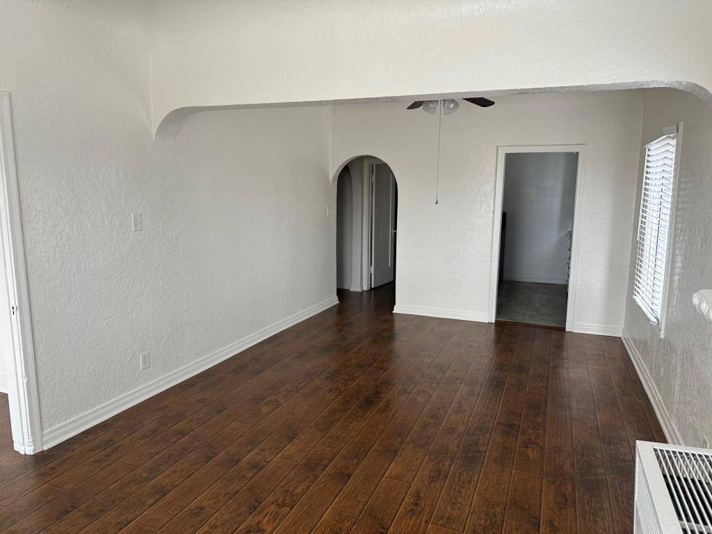 Apartment for rent at 1431 - 1433 1 2 W 36th St, Los Angeles, CA 90018