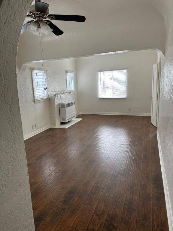 Apartment for rent at 1431 - 1433 1 2 W 36th St, Los Angeles, CA 90018