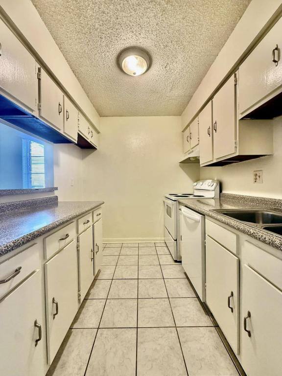 Townhouse for rent at 1620D Newport Place, Kenner, LA 70065