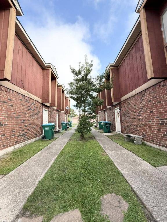 Townhouse for rent at 1625A 42nd St, Kenner, LA 70065