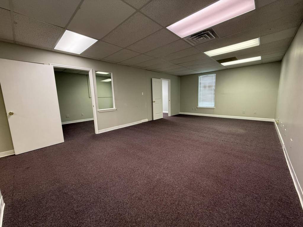 Apartment for rent at 4323 Division St, Metairie, LA 70002