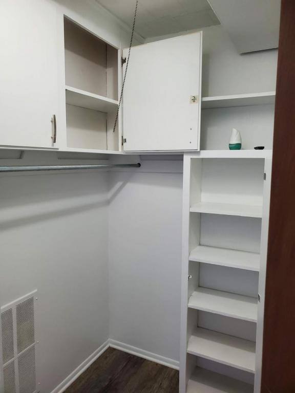 Apartment for rent at 8300 E Jefferson, Detroit, MI 48214