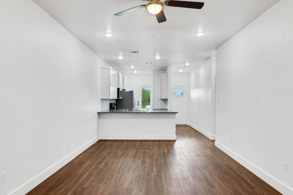 Townhouse for rent at 1920 Royal Loop, Belton, TX 76513