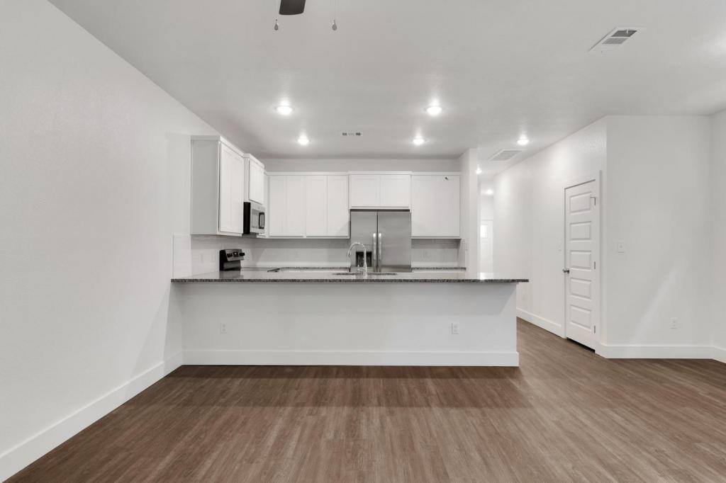 Townhouse for rent at 1924 Royal Loop, Belton, TX 76513