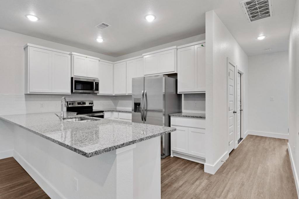 Townhouse for rent at 1924 Royal Loop, Belton, TX 76513