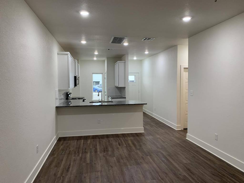 Townhouse for rent at 1862 Royal Loop, Belton, TX 76513