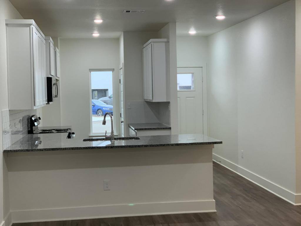 Townhouse for rent at 1862 Royal Loop, Belton, TX 76513