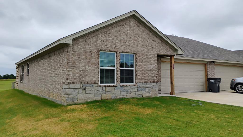 House for rent at 206 Hoover Lane, Azle, TX 76020