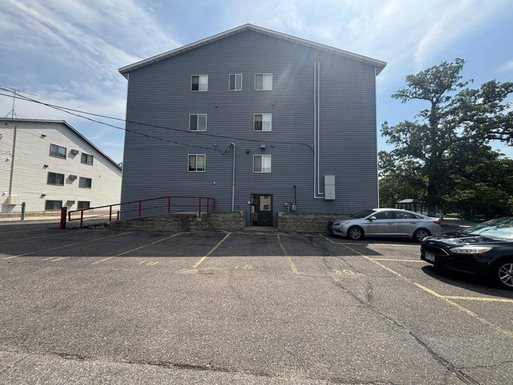 Apartment for rent at 627 5th Ave S #B01, Saint Cloud, MN 56301