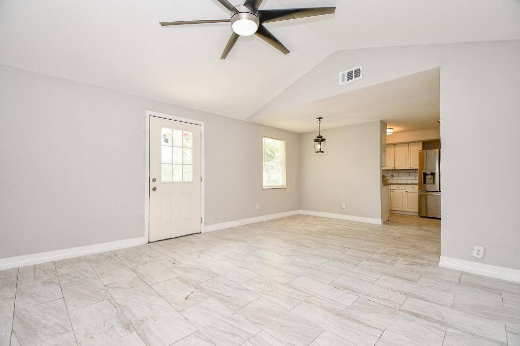 House for rent at 5811 Greencraig Dr, Houston, TX 77035
