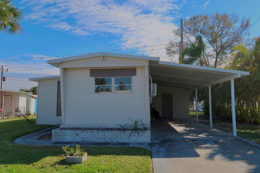 House for rent at 410 Suwanee Dr, North Fort Myers, FL 33917