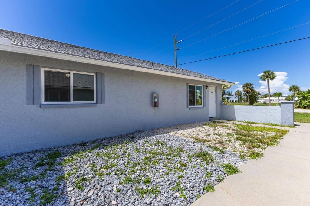 Condo for rent at 16599 Davis Rd, Fort Myers, FL 33908