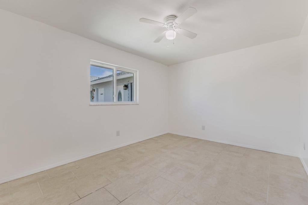 Condo for rent at 16599 Davis Rd, Fort Myers, FL 33908
