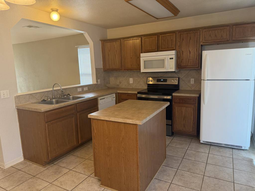 House for rent at 2300 Maedell Dr, Killeen, TX 76542