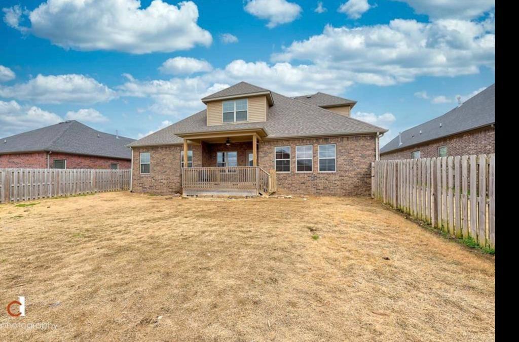 House for rent at 3600 SW Willowbrook Rd, Bentonville, AR 72712