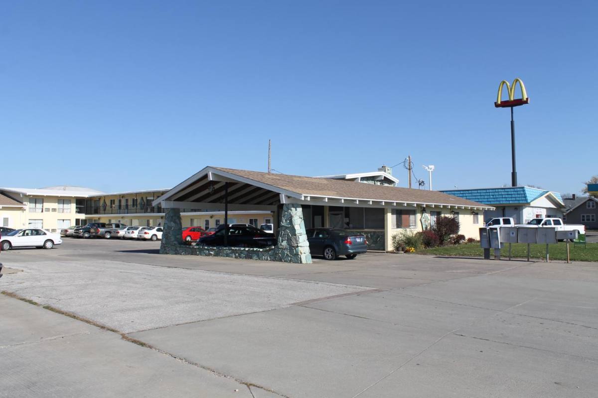 Apartment for rent at 112 E Cherry St, Vermillion, SD 57069