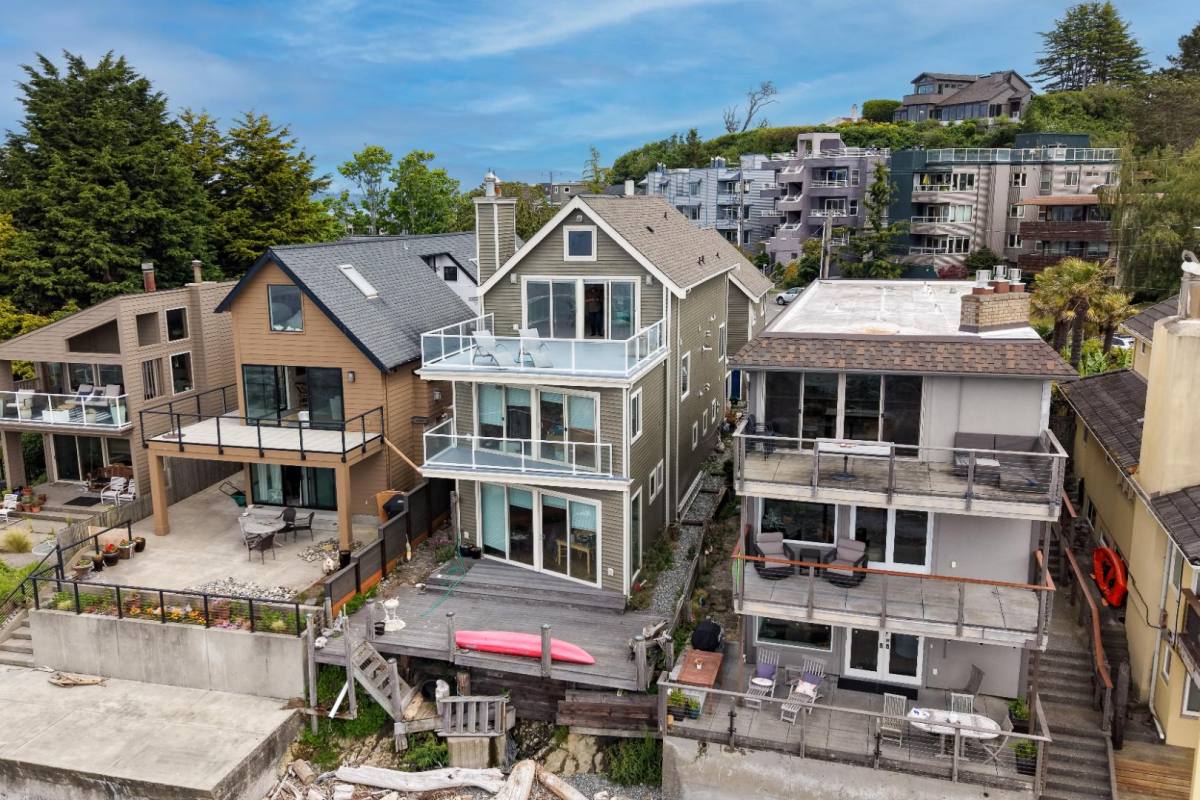 House for rent at 3221 Alki Ave SW #2104, Seattle, WA 98116