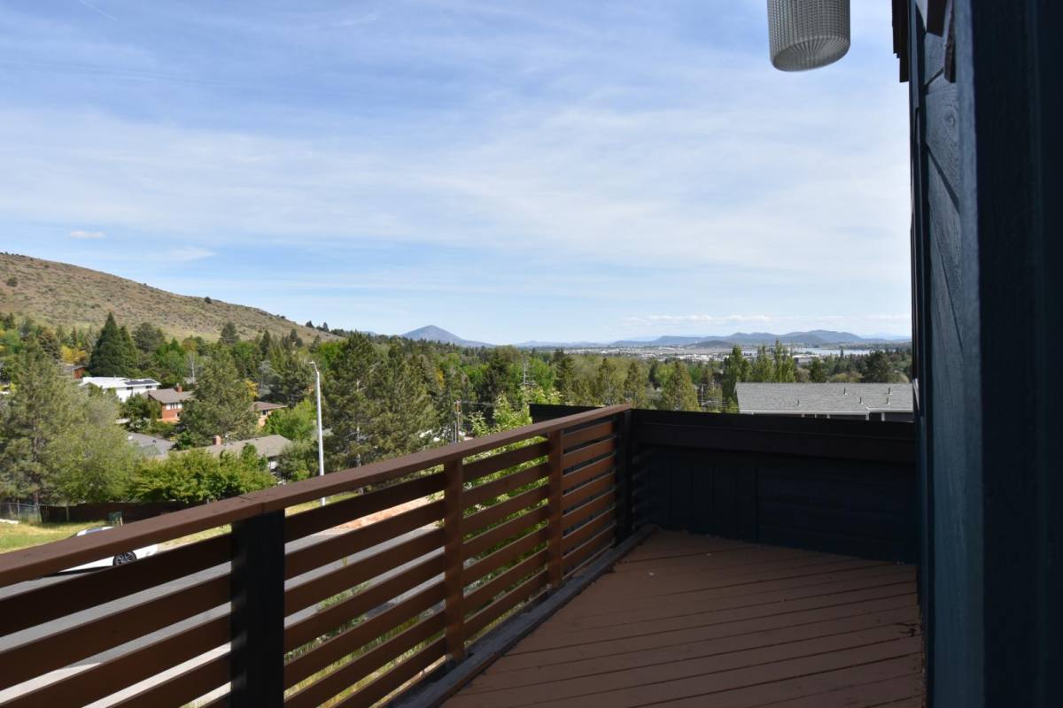 House for rent at 1641 Ridgecrest Dr, Klamath Falls, OR 97601