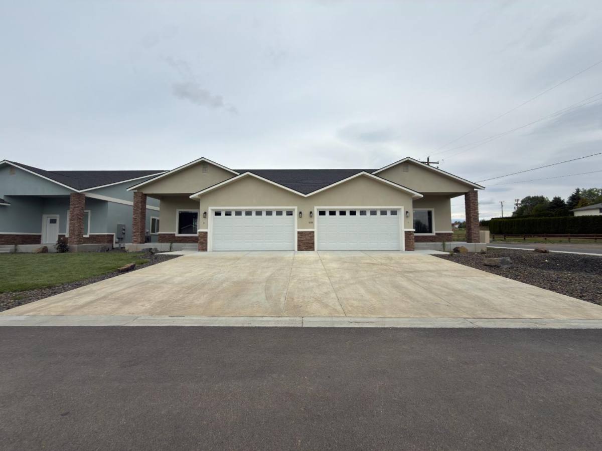 House for rent at 9001 Nafizah Way #9001 -2, Yakima, WA 98908