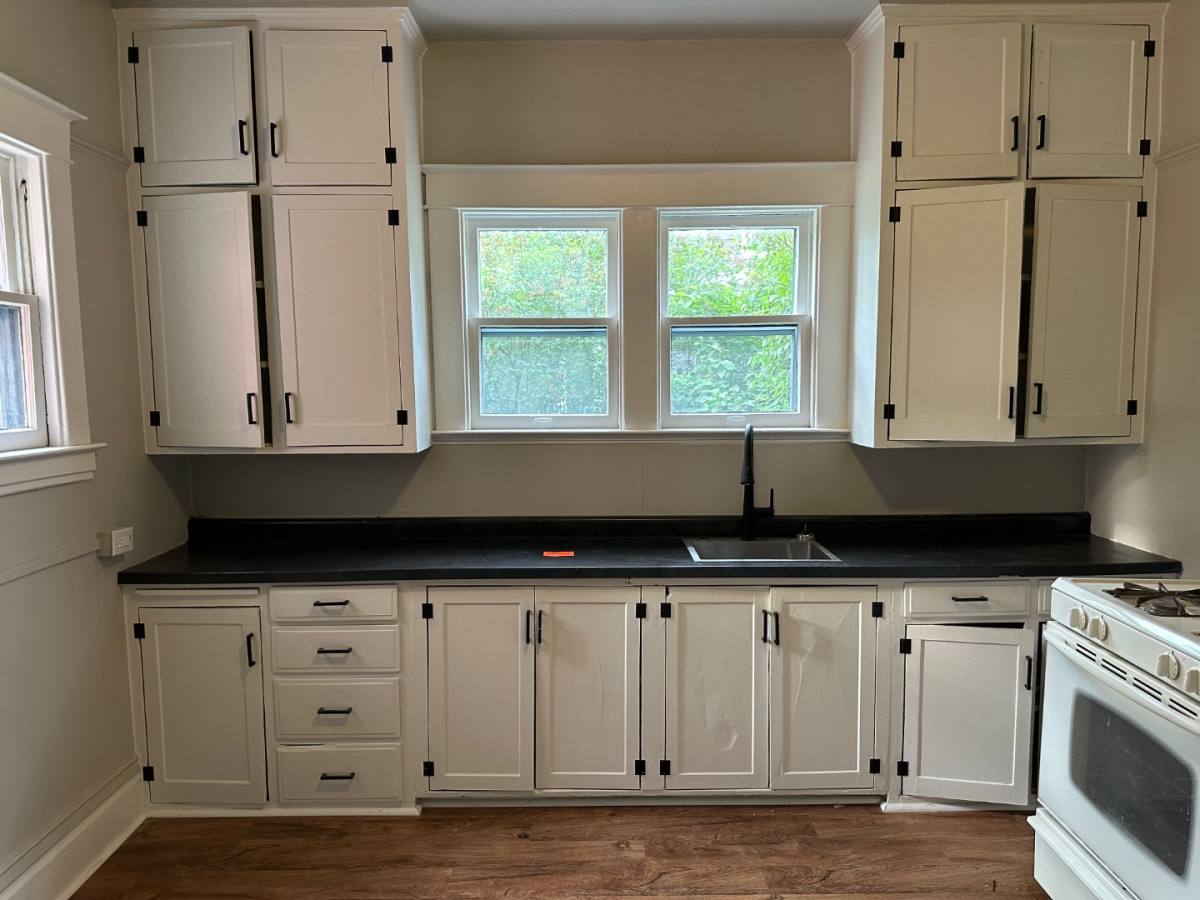 House for rent at 512 Douglas Ave, Kalamazoo, MI 49007