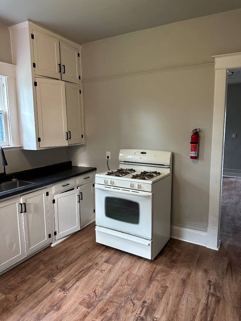 House for rent at 512 Douglas Ave, Kalamazoo, MI 49007