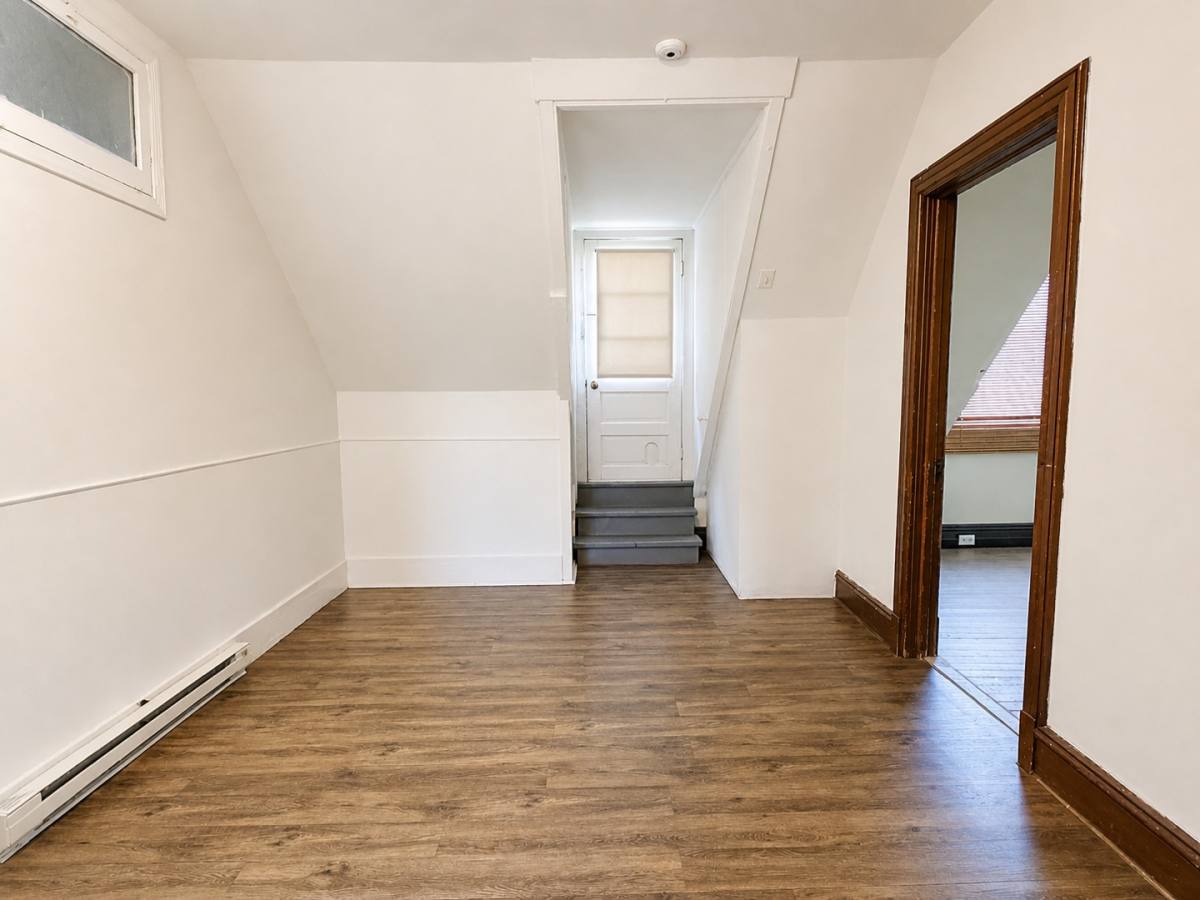 Apartment for rent at 110 E High St #3B, Milford, PA 18337