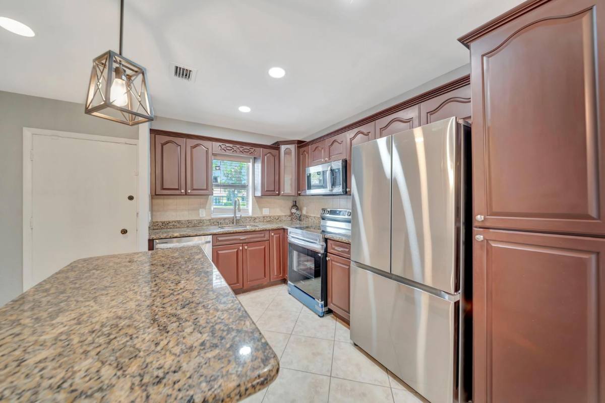 Condo for rent at 11640 NW 39th St, Coral Springs, FL 33065