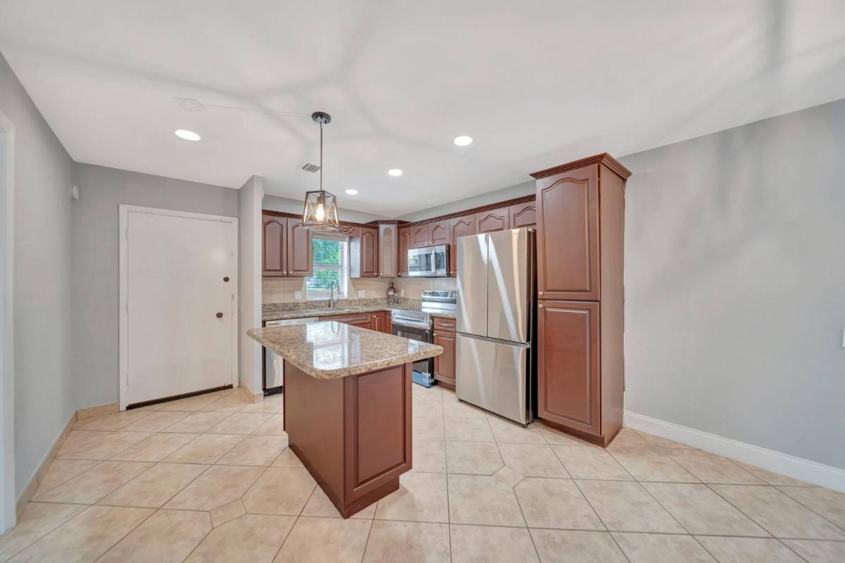Condo for rent at 11640 NW 39th St, Coral Springs, FL 33065