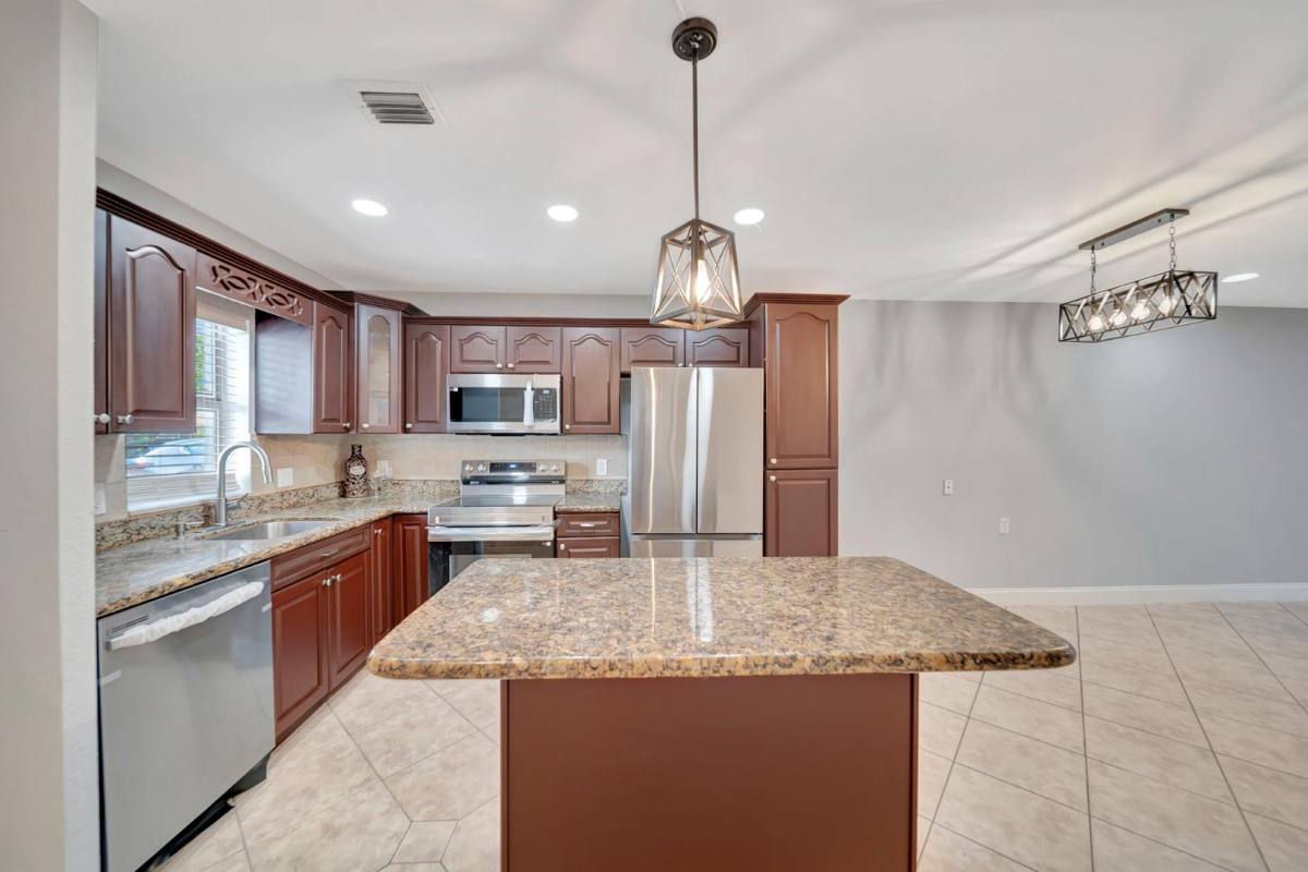 Condo for rent at 11640 NW 39th St, Coral Springs, FL 33065