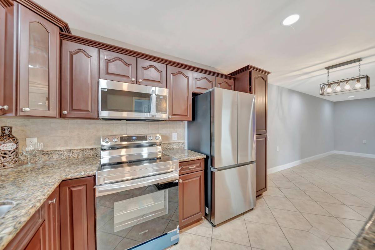 Condo for rent at 11640 NW 39th St, Coral Springs, FL 33065