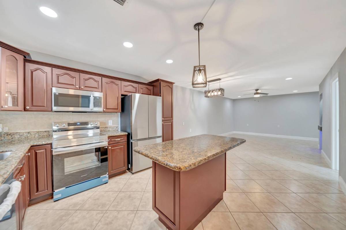 Condo for rent at 11640 NW 39th St, Coral Springs, FL 33065