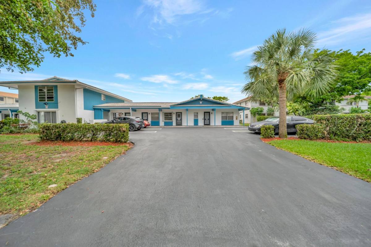 Condo for rent at 11640 NW 39th St, Coral Springs, FL 33065