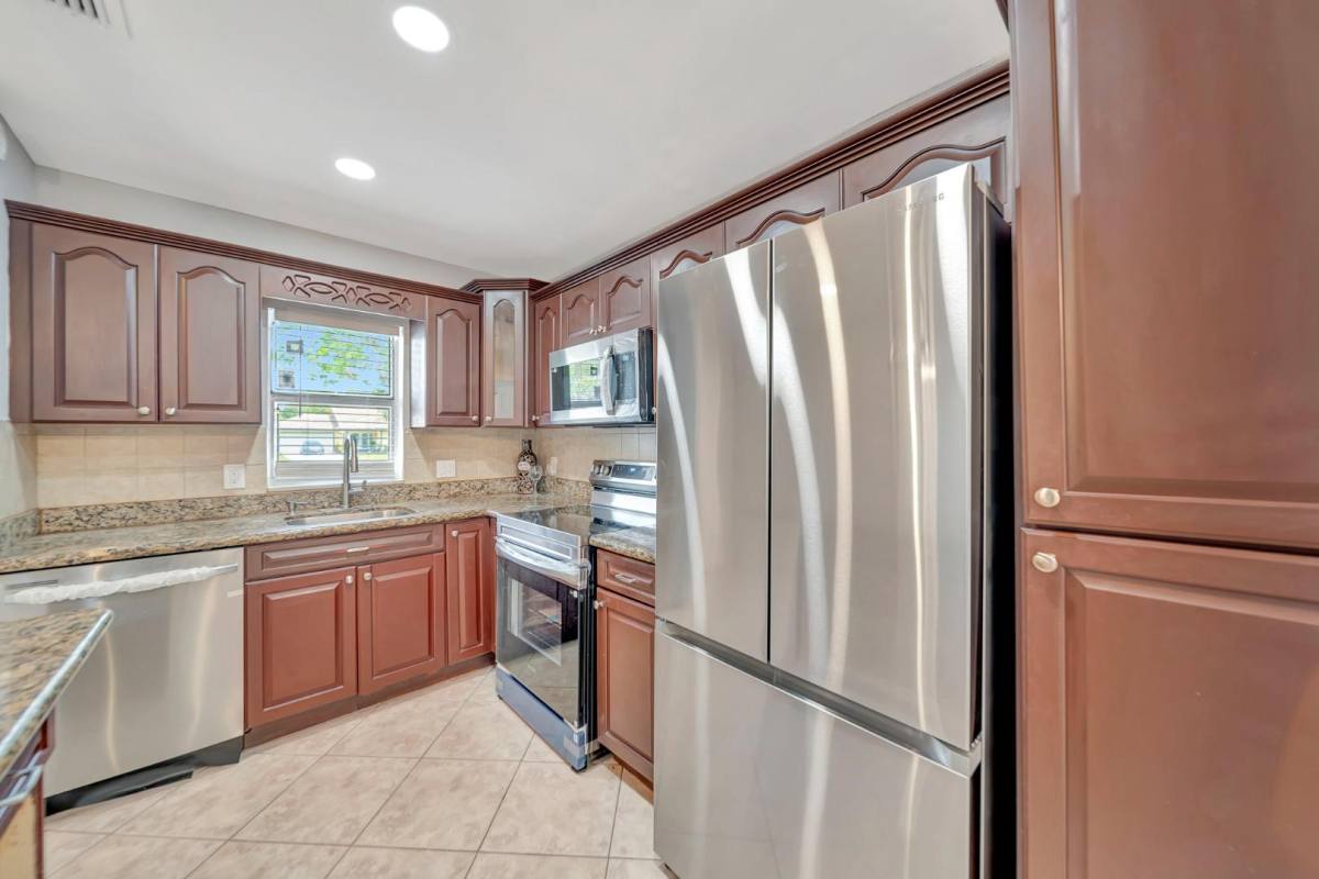 Condo for rent at 11640 NW 39th St, Coral Springs, FL 33065