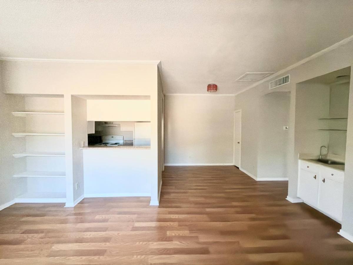 Apartment for rent at 728 Bering Dr #LEGORRETA 10, Houston, TX 77057