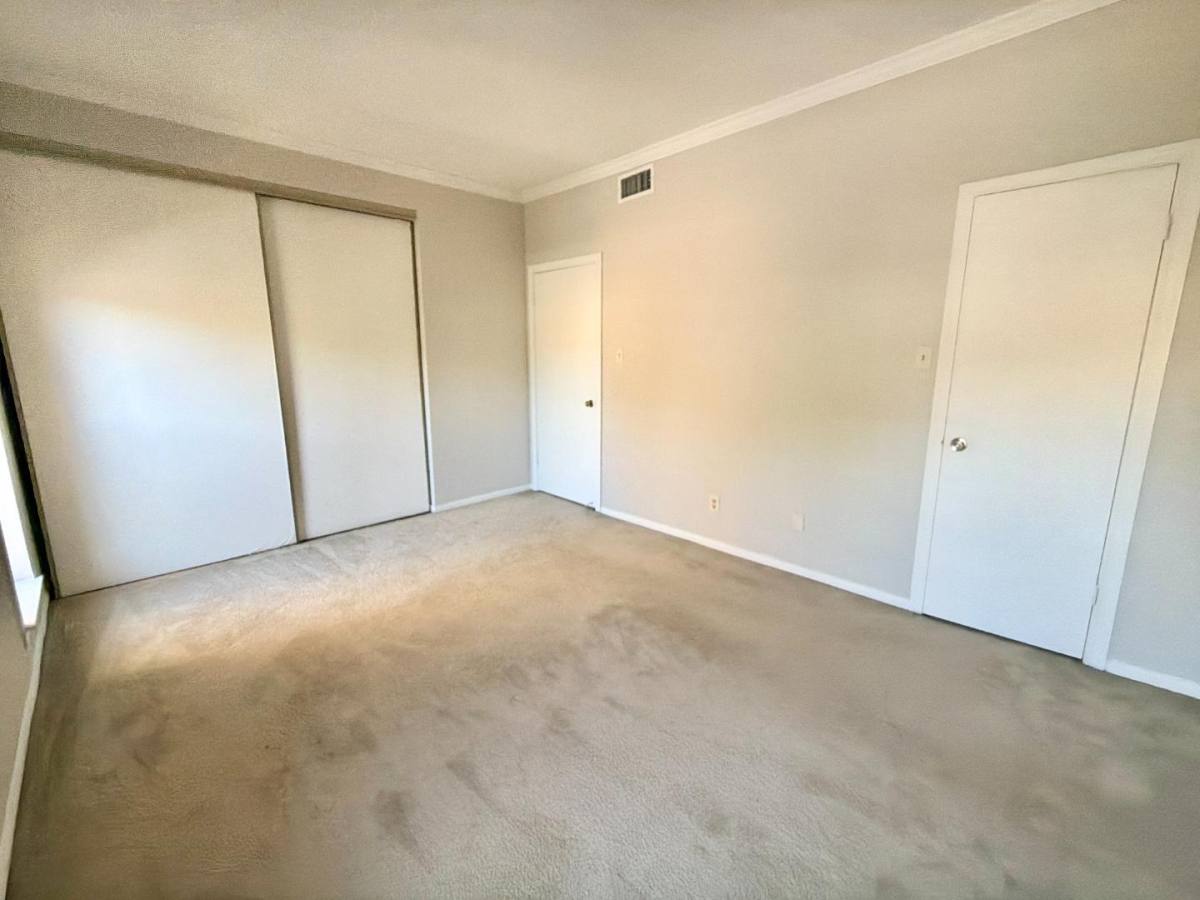 Apartment for rent at 728 Bering Dr #LEGORRETA 10, Houston, TX 77057