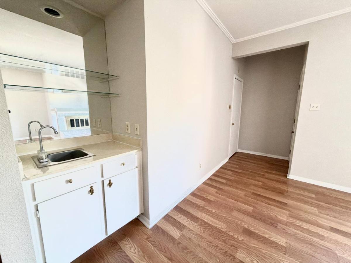 Apartment for rent at 728 Bering Dr #LEGORRETA 10, Houston, TX 77057