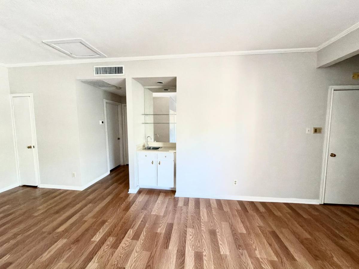 Apartment for rent at 728 Bering Dr #LEGORRETA 10, Houston, TX 77057